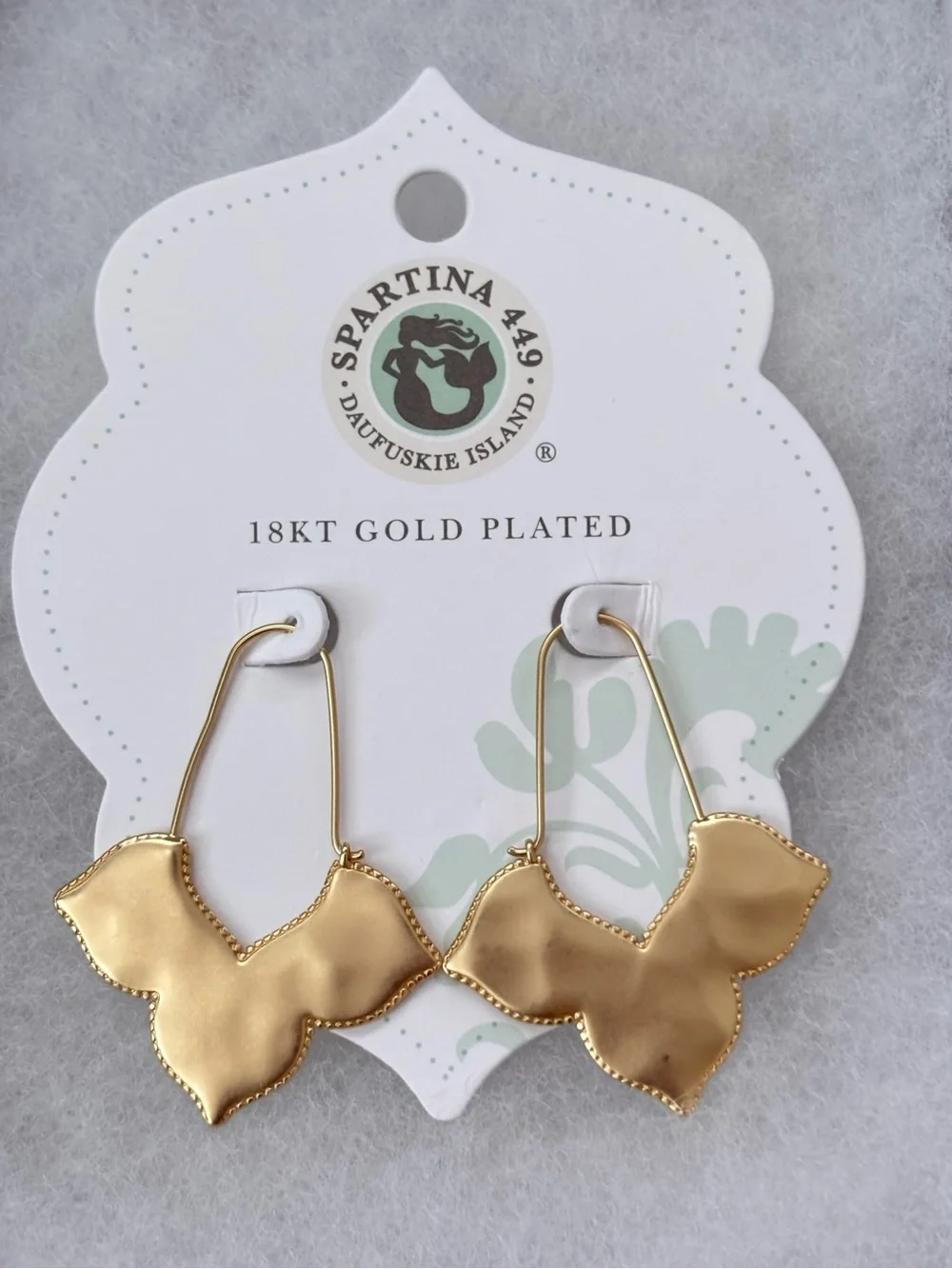 Spartina Richmond Hill Wire Hoop Gold Earrings NWT - Picture 3 of 5